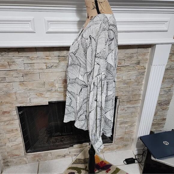 MELLODAY black & white leaf print lantern sleeve 3/4 button front blouse size XL - Picture 4 of 7